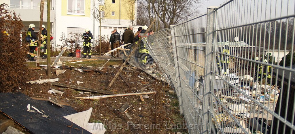 Gartenhaus in Koeln Vingst Nobelstr explodiert   P065.JPG